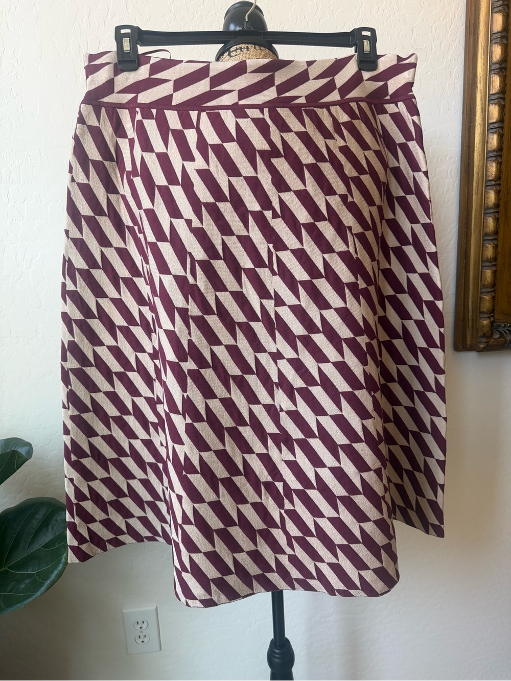 Lucy Paris Burgundy and Cream Geometric Circle Skirt
